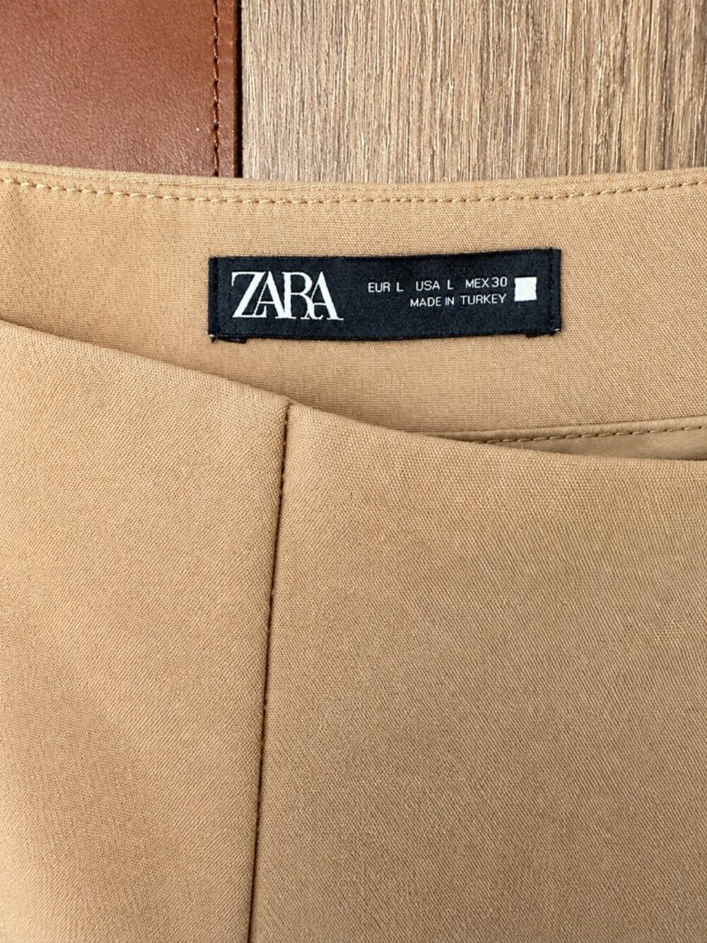 Zara Gold Button High-Waisted Tailored Shorts – Camel – Size L - Picture 3 of 3